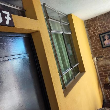 Give House Bed & Breakfast Guatemala City Exterior foto