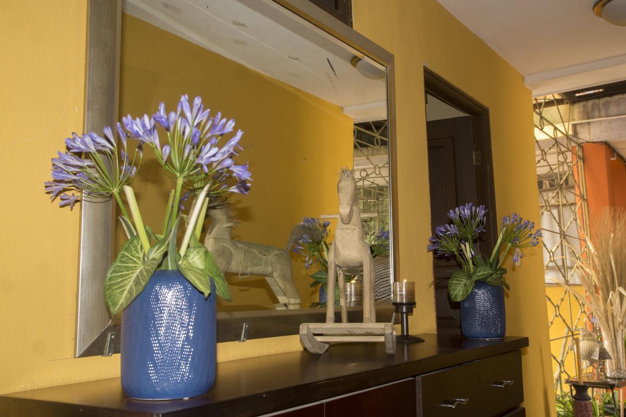 Give House Bed & Breakfast Guatemala City Exterior foto