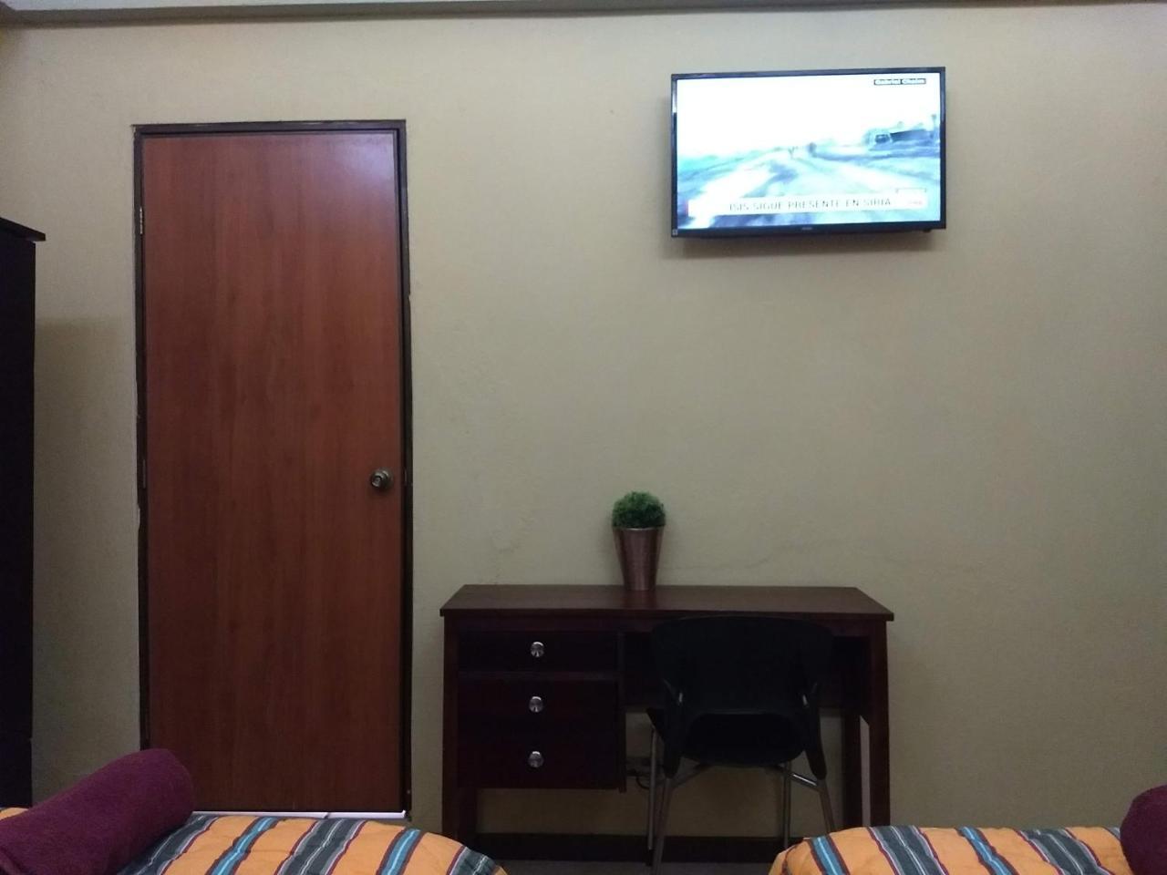 Give House Bed & Breakfast Guatemala City Exterior foto
