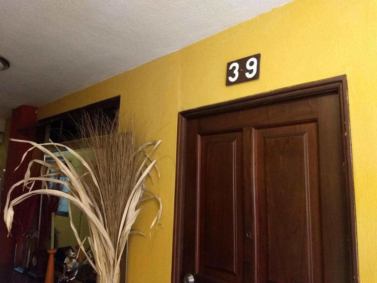 Give House Bed & Breakfast Guatemala City Exterior foto