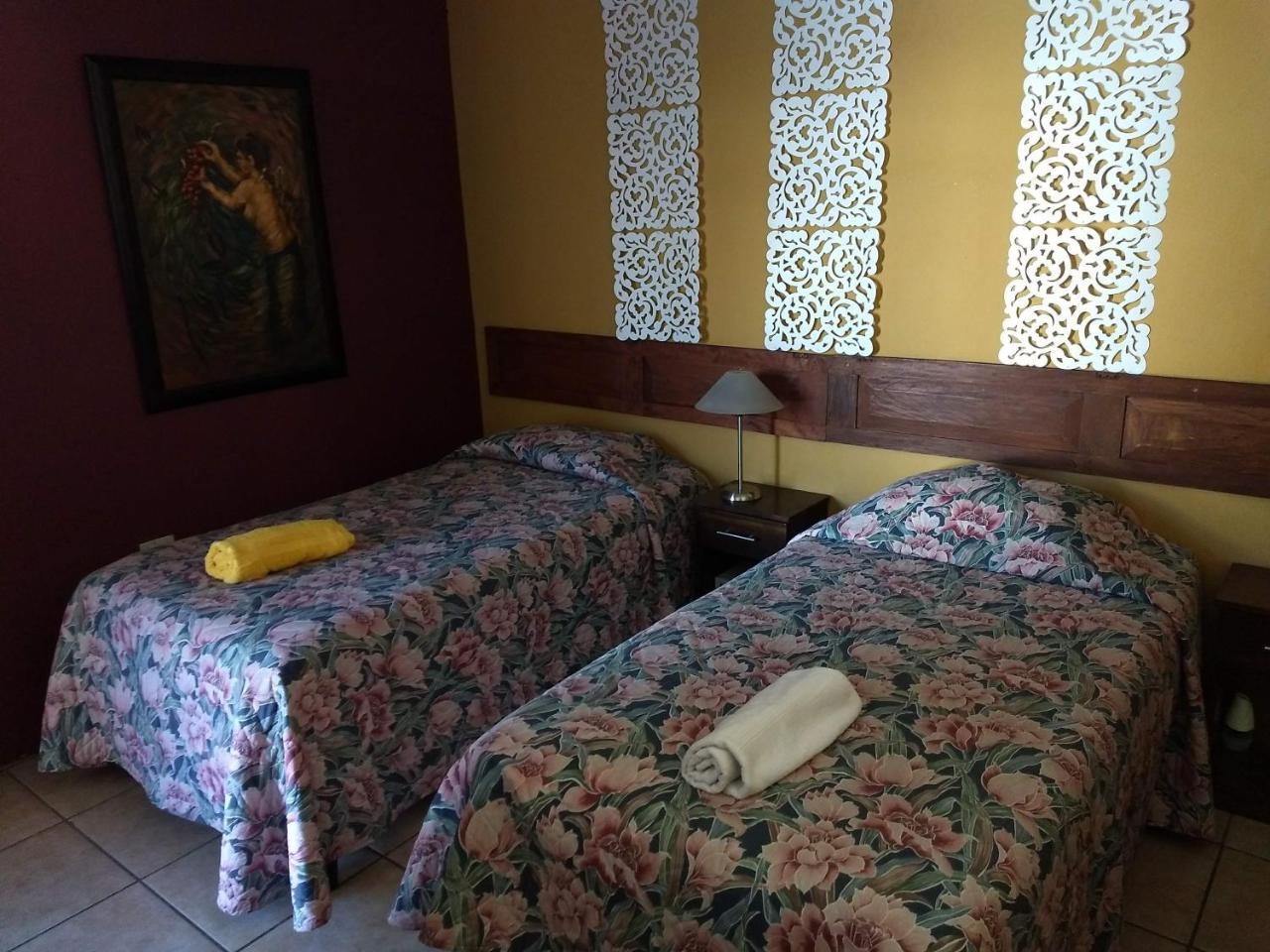 Give House Bed & Breakfast Guatemala City Exterior foto