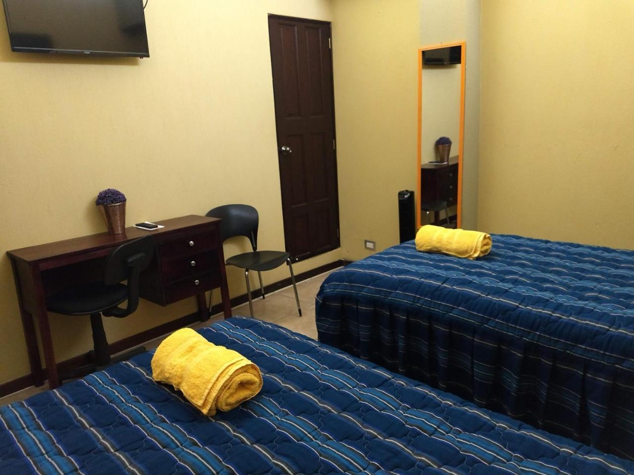 Give House Bed & Breakfast Guatemala City Exterior foto