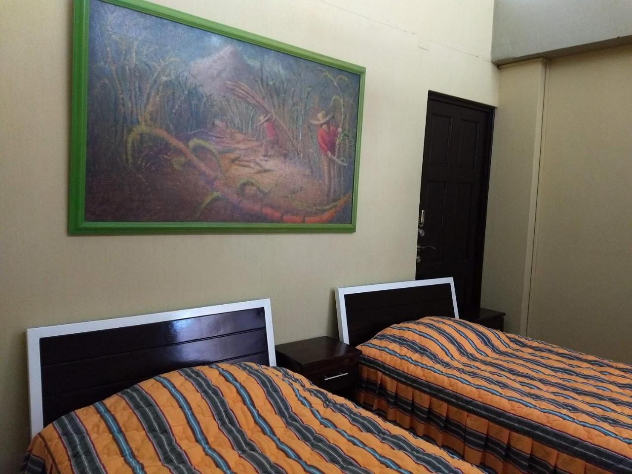 Give House Bed & Breakfast Guatemala City Exterior foto