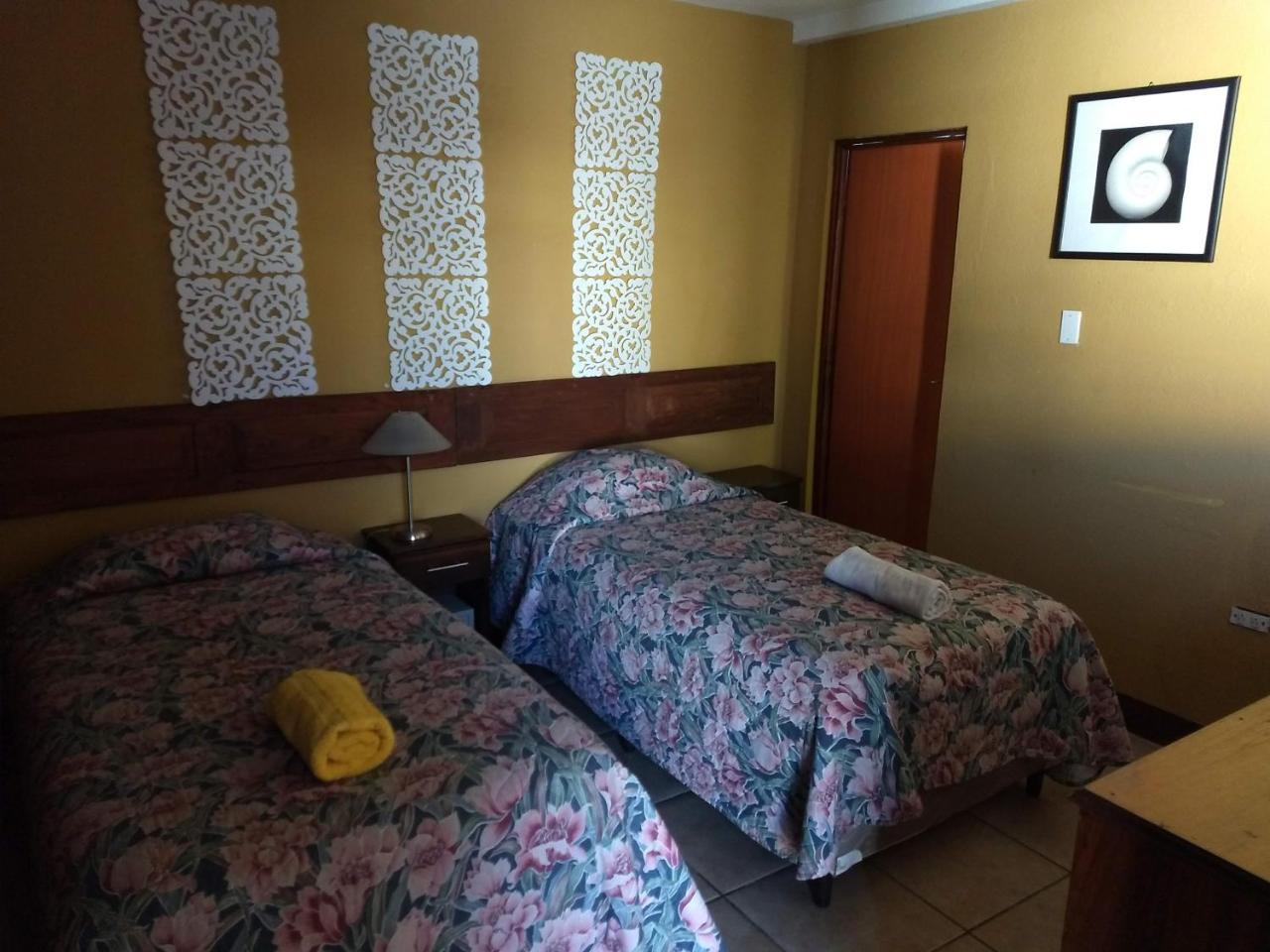 Give House Bed & Breakfast Guatemala City Exterior foto